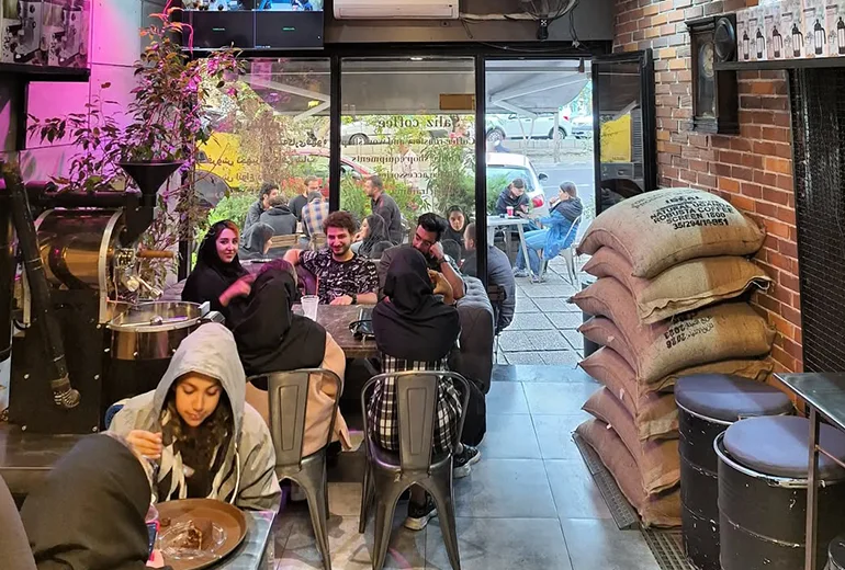 کافه سالیز از کافه های تهران