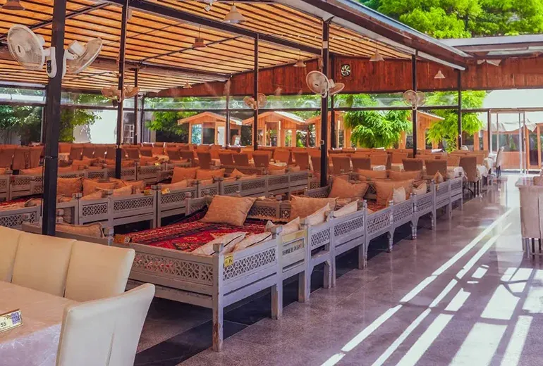 رستوران شاندیز در نزدیکی دروازه قرآن شیراز