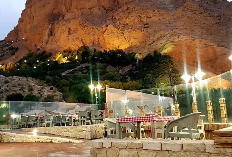 رستوران شاندیز صفه​ یکی از بهترین رستوران های اصفهان