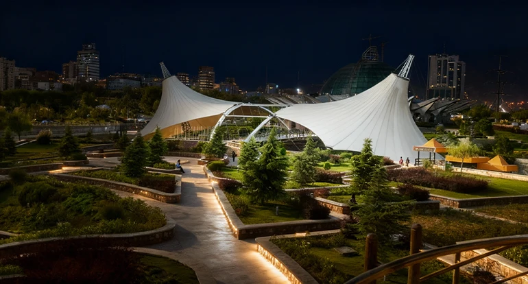 پارک آب و آتش از مکان های تفریحی تهران در شب