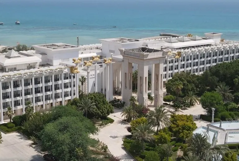 هتل داریوش از هتل‌های اطراف برج ایفل کیش