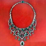 گردنبند الماس و زمرد در موزه جواهرات ملی