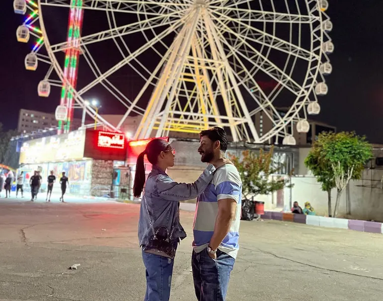 پارک ارم از مکان های تفریحی تهران در شب