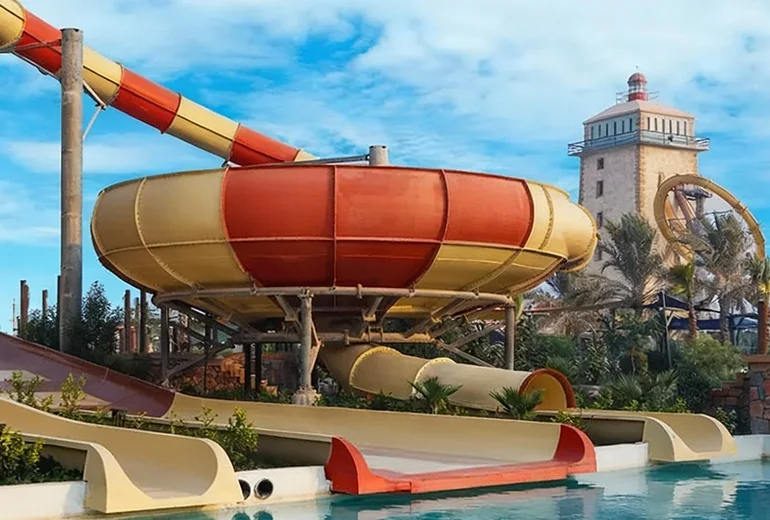 گرداب​ در پارک آبی اوشن کیش