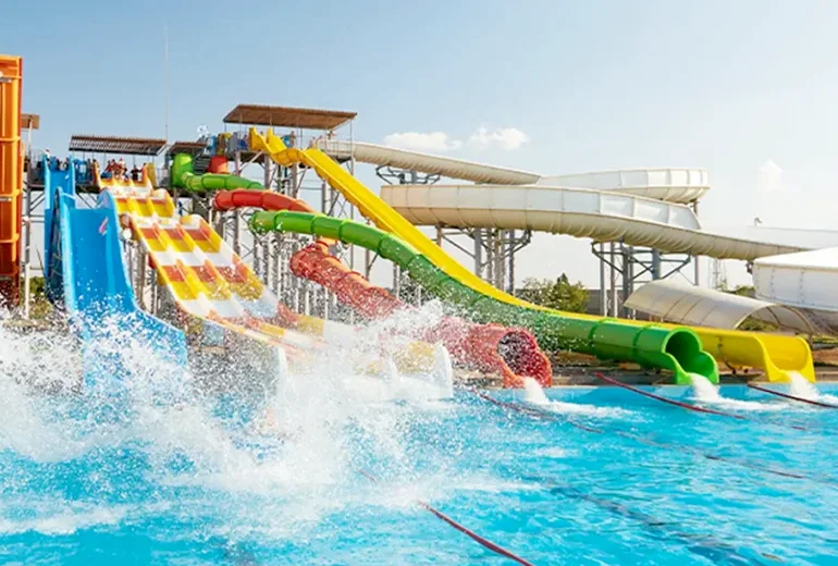 قصر آبی پارس از پارک های آبی تهران