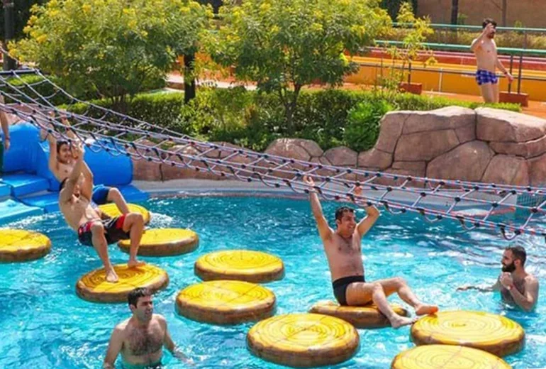 استخر آبتین​ پارک آبی اوشن کیش