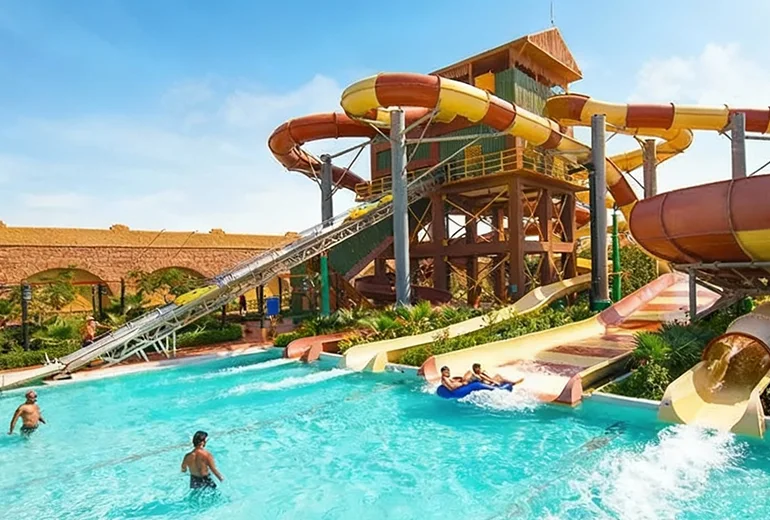 مارپیچ​ در پارک آبی اوشن کیش