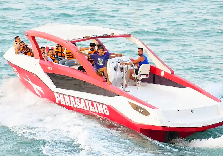 پاراسل سواری در کیش