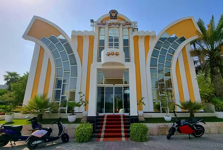 هتل پارس نیک از هتل‌های اطراف برج ایفل کیش​