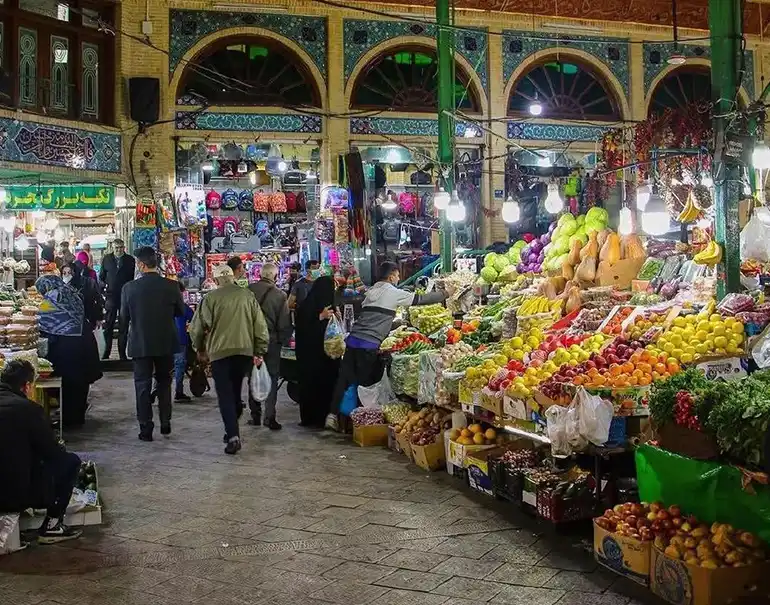 بازار تجریش از جاهای دیدنی تهران در شب