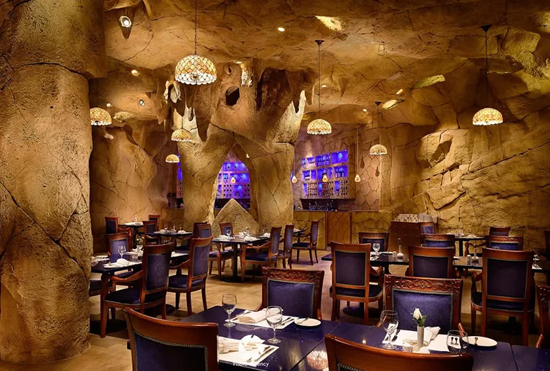 دیسکوی الکهف عمان​