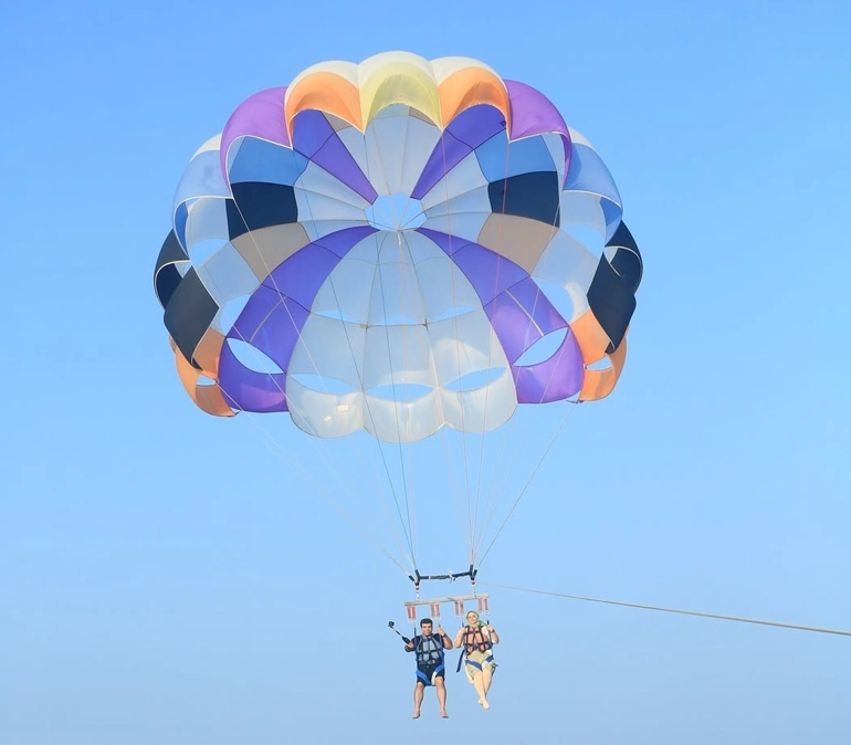 تفریحات آبی دونفره کیش