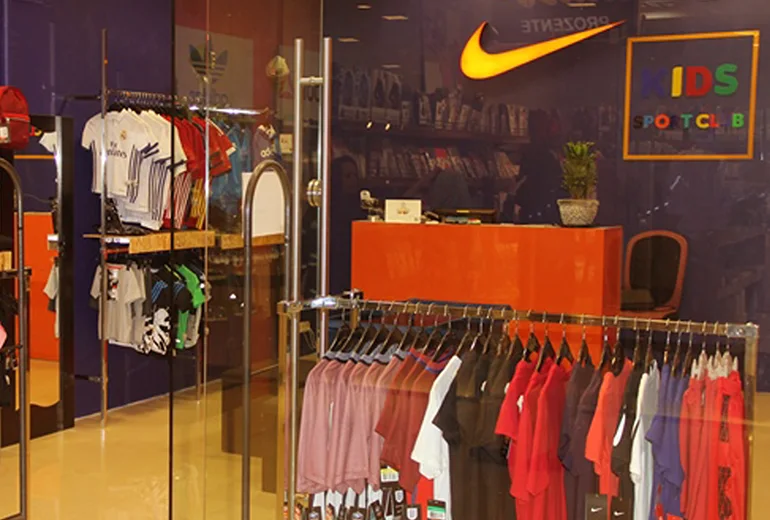 لباس و پوشاک​ یکی از سوغات کیش