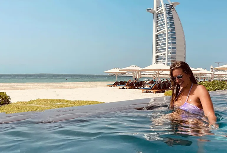 استخر برج العرب از استخرهای دبی
