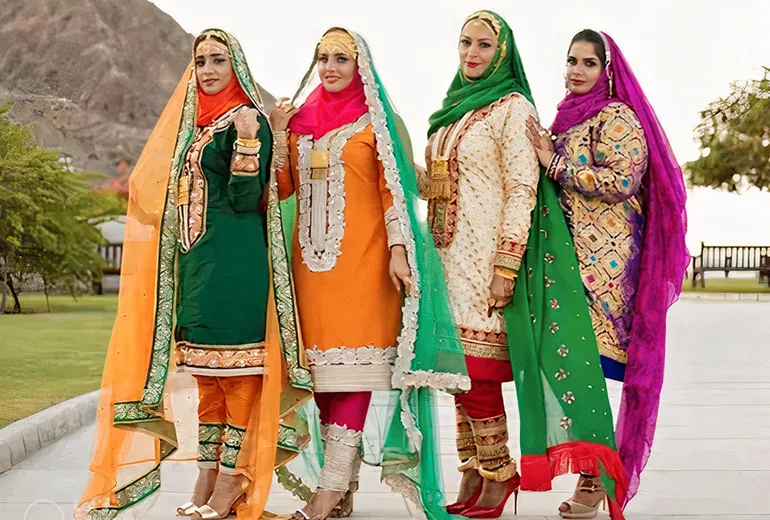 لباس‌های جنوبی یکی از سوغات کیش