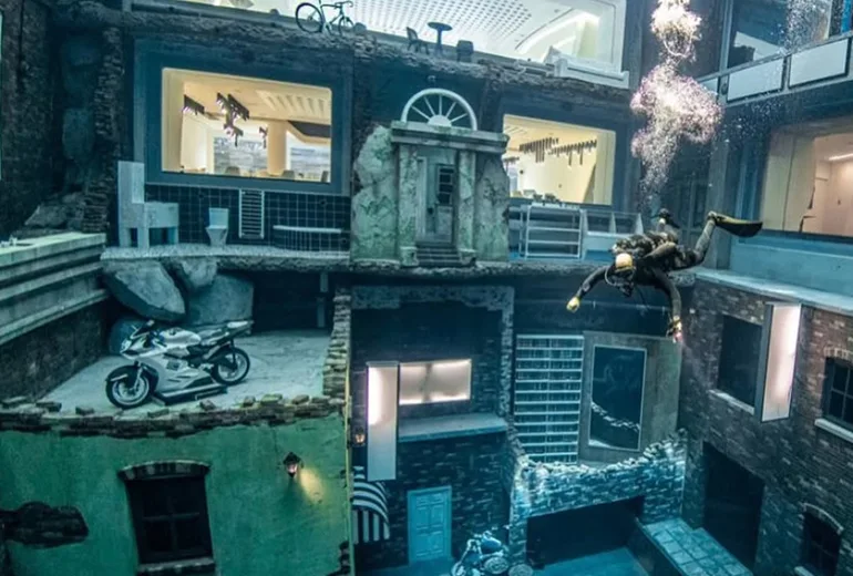 استخر دیپ دایو از استخرهای دبی