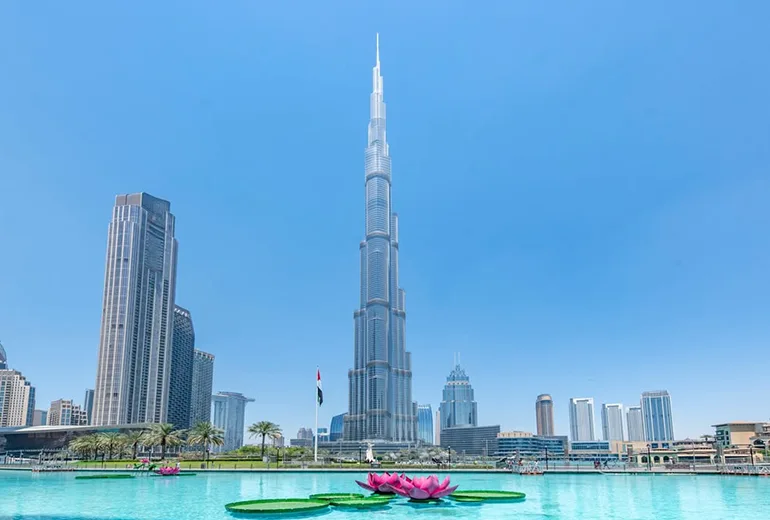 برج خلیفه یکی از برج های دبی