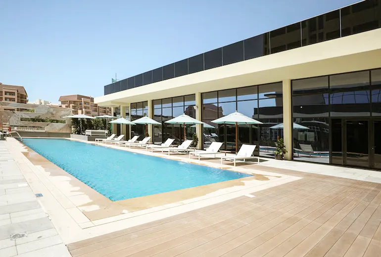 استخر هتل استودیو وان از استخرهای دبی