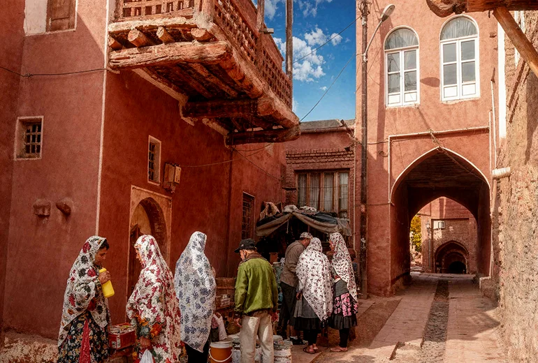 روستای تاریخی ابیانه​​ در سفر به کاشان​