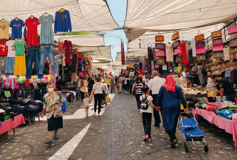 جمعه بازار استانبول فیندیک‌زاده​