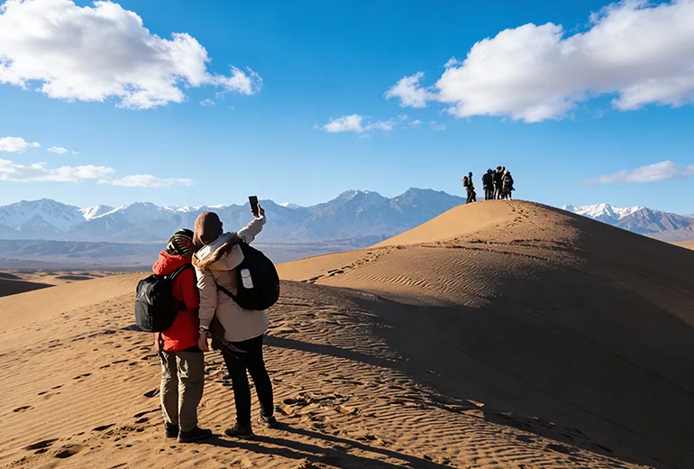 تپه‌های سیلک در سفر به کاشان​