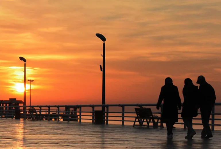 غروب آفتاب اسکله تفریحی کیش