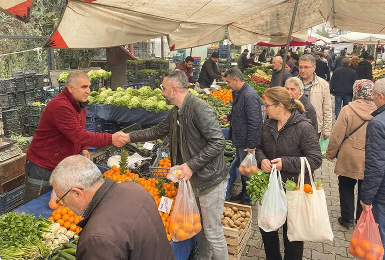 جمعه بازار استانبول کوزیاتای​