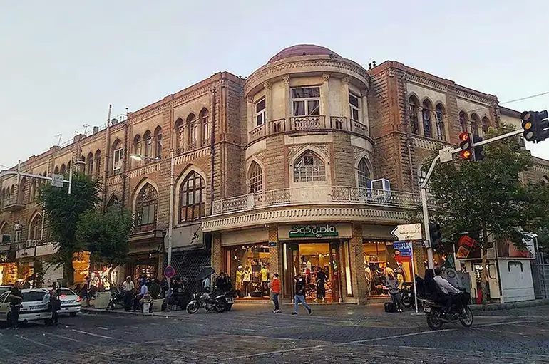 خیابان لاله‌زار تهران