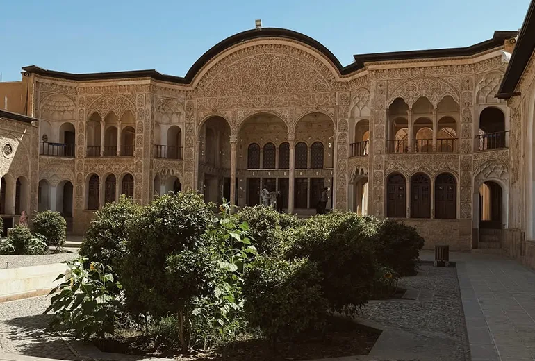 خانه تاریخی طباطبایی‌ها​​ در سفر به کاشان​