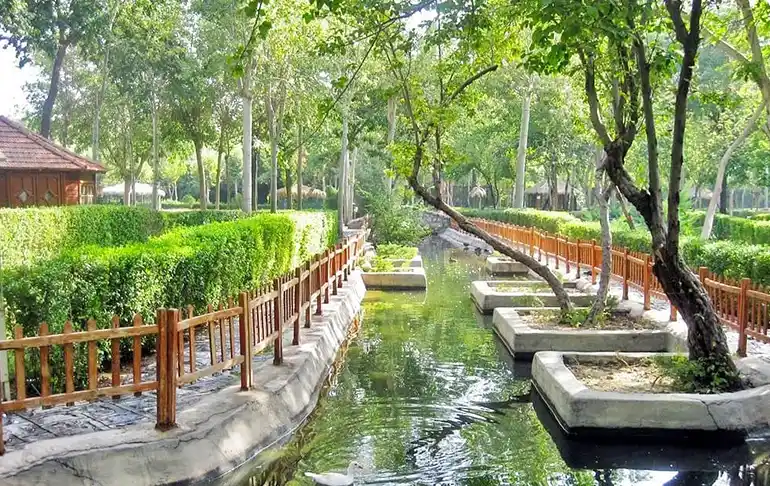 پارک وکیل‌آباد​ در سفر به مشهد