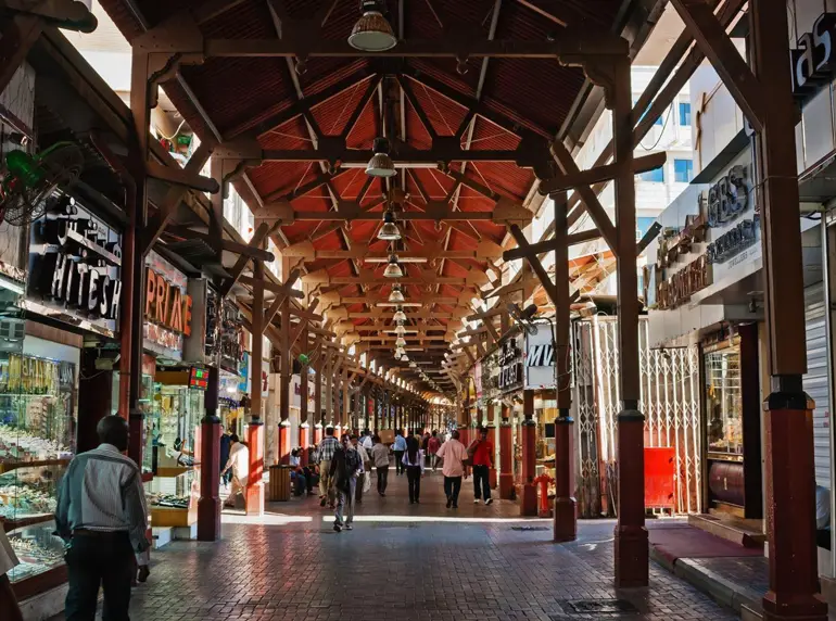 بازار دیره از بازارهای حراجی دبی