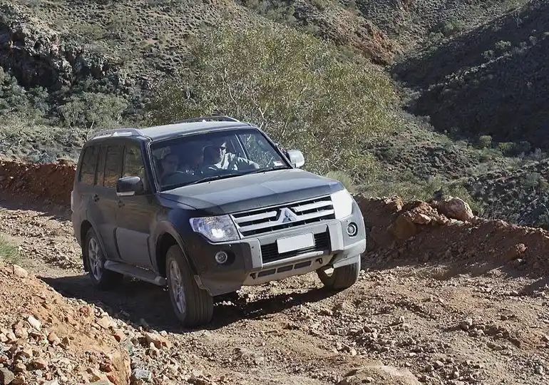 میتسوبیشی پاجیرو​ یکی از ماشین های آفرودی در ایران