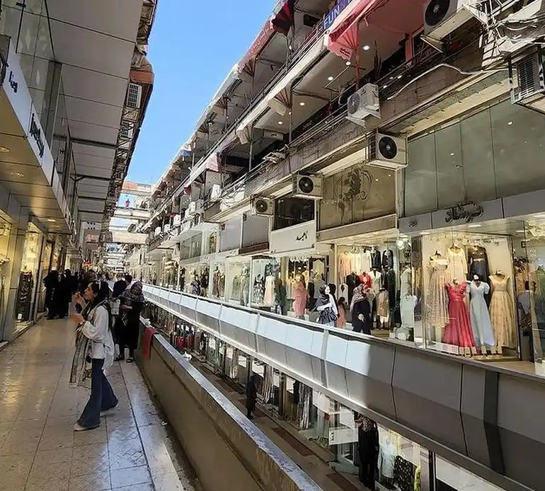 بازار شانزلیزه​ از بازارهای تهران