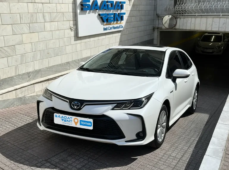 تویوتا کرولا​ از بهترین ماشین ها برای مسافرت‌ طولانی