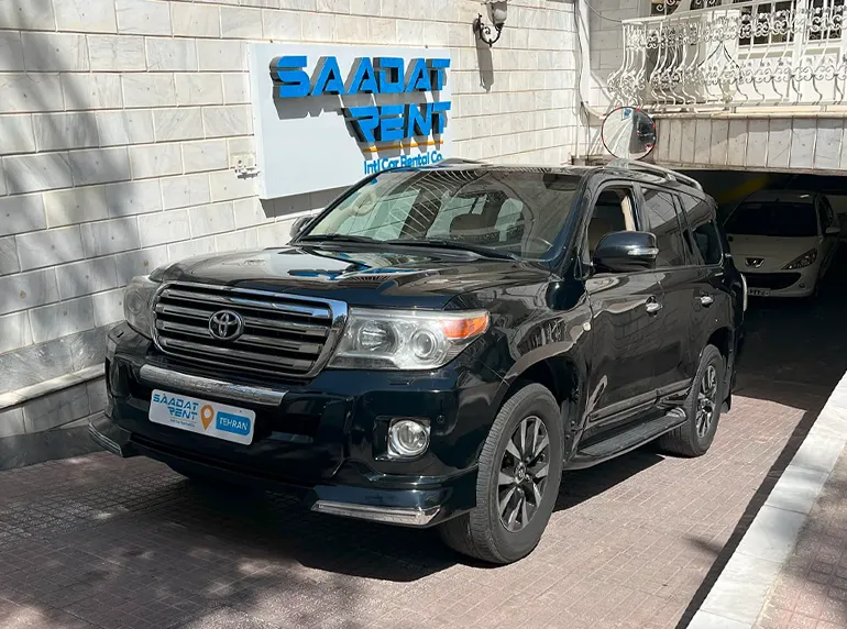 تویوتا لندکروز​ از بهترین ماشین ها برای مسافرت‌ طولانی