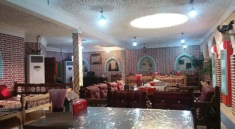 رستوران سنتی پرواز​ یکی از رستوران های فرودگاه مهرآباد