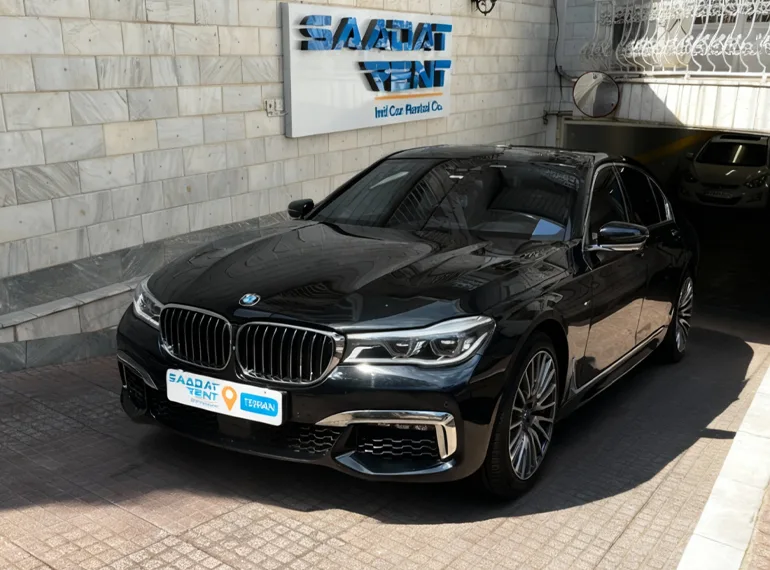 BMW 730 یکی از بهترین ماشین های سانروف دار