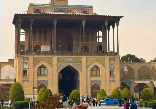 عمارت عالی قاپو در اصفهان