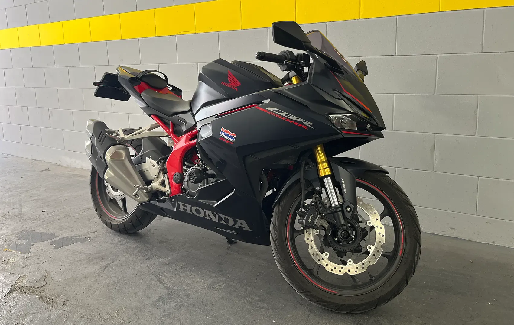 اجاره موتور هوندا CBR۲۵۰RR در تهران | کرایه موتور با قیمت ...