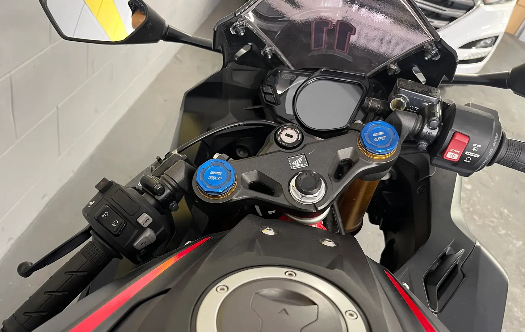 اجاره موتور هوندا CBR۲۵۰RR در تهران | کرایه موتور با قیمت ...