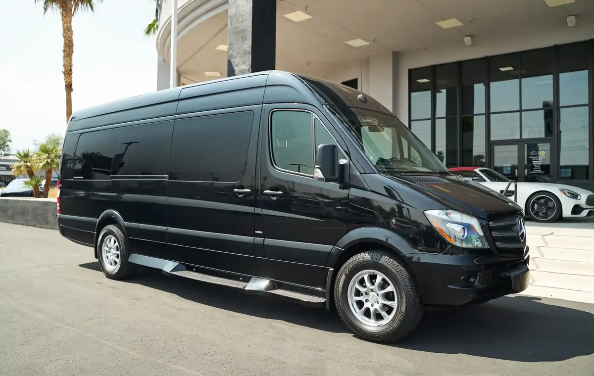 Mercedes Sprinter rent Dubai, UAE from 2000 AED/ Daily ...