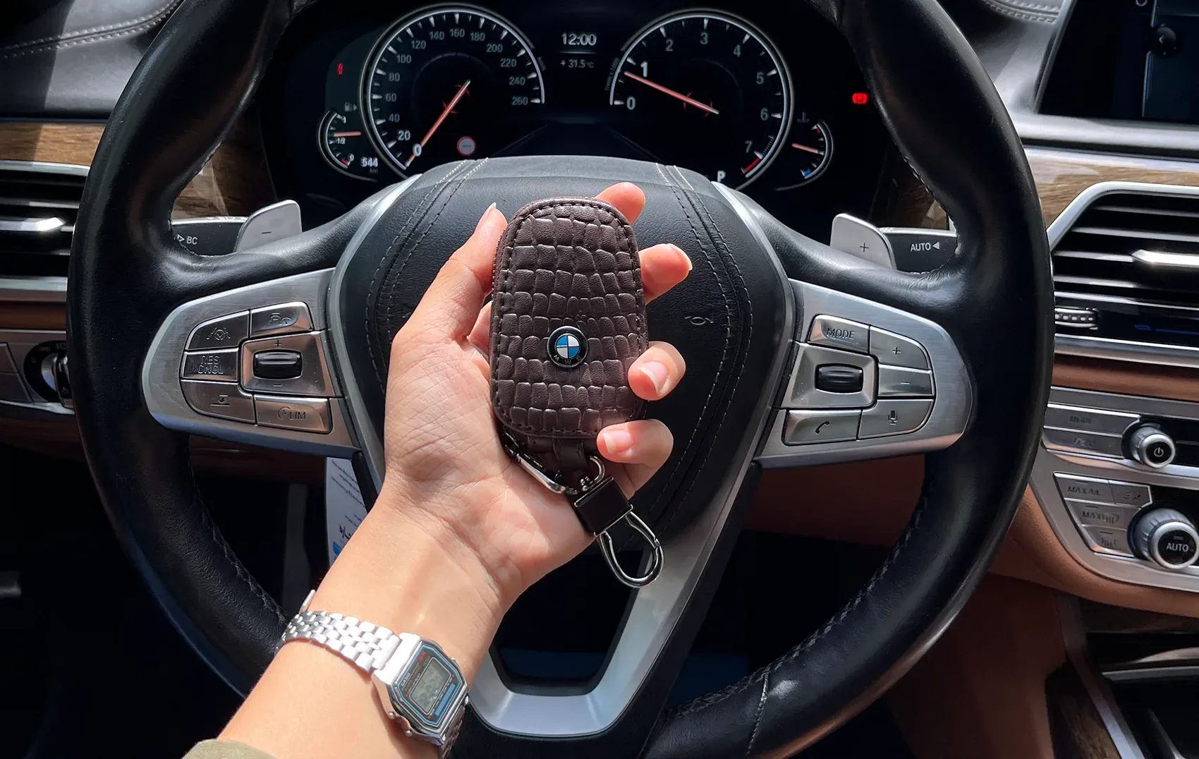 Прокат BMW 730 в Тегеране | Стоимость аренды BMW 730 ...