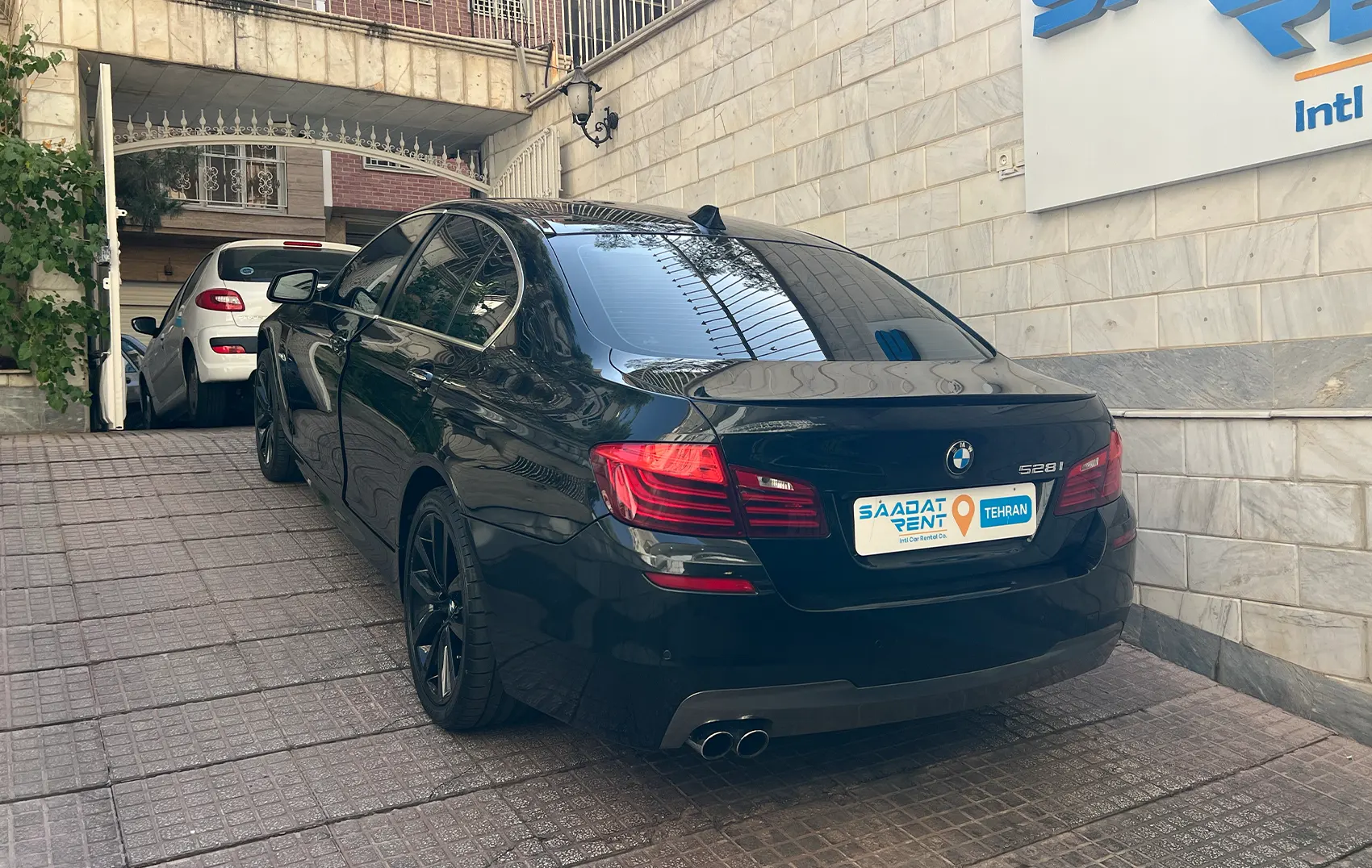 Онлайн аренда свадебного автомобиля BMW 528i в Иране ...