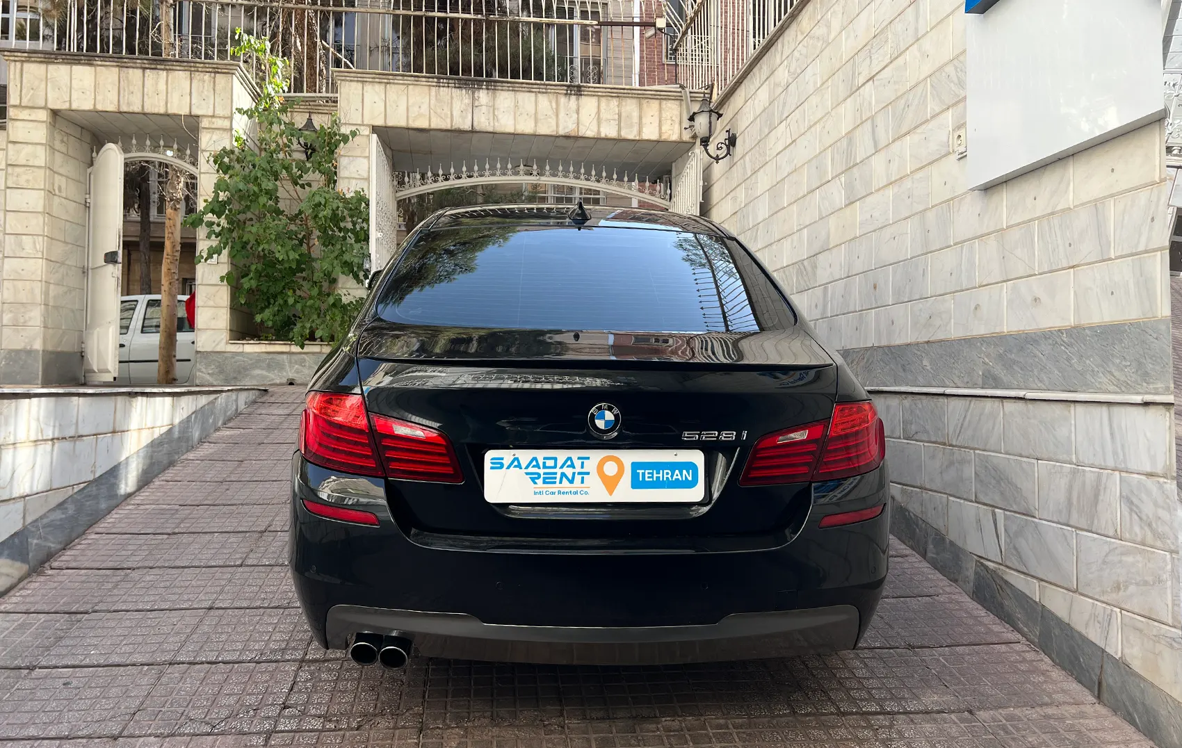 Онлайн аренда свадебного автомобиля BMW 528i в Иране ...