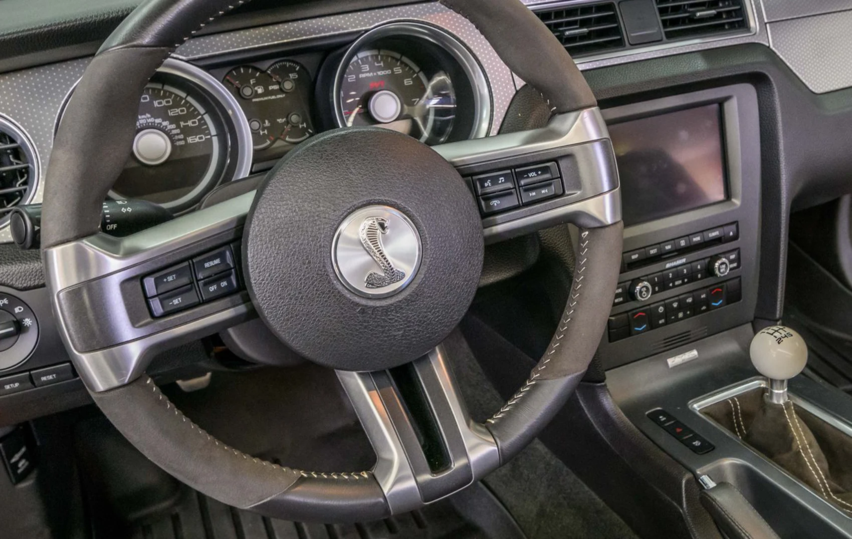 اجاره فورد موستانگ کانورتیبل کیش | قیمت کرایه فورد در کیش ...