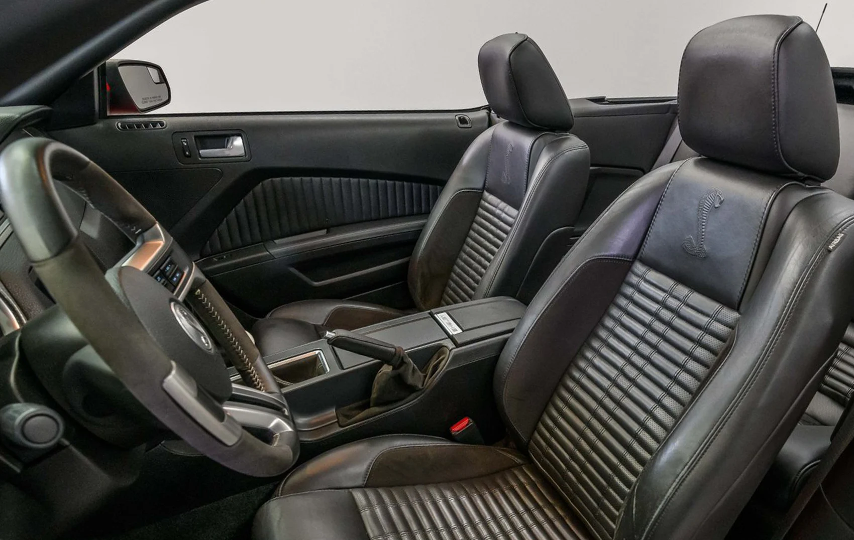 اجاره فورد موستانگ کانورتیبل کیش | قیمت کرایه فورد در کیش ...