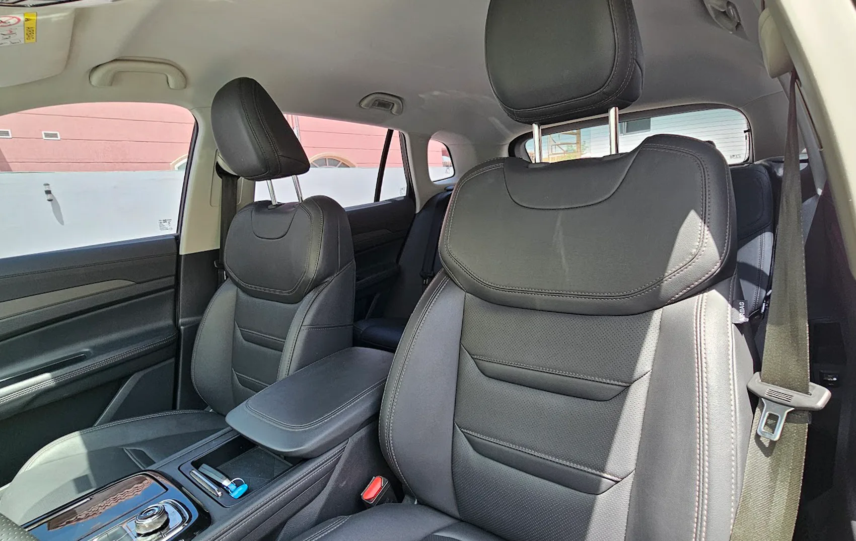 اجاره فورد تریتوری در دبی | قیمت کرایه روزانه و ساعتی ...