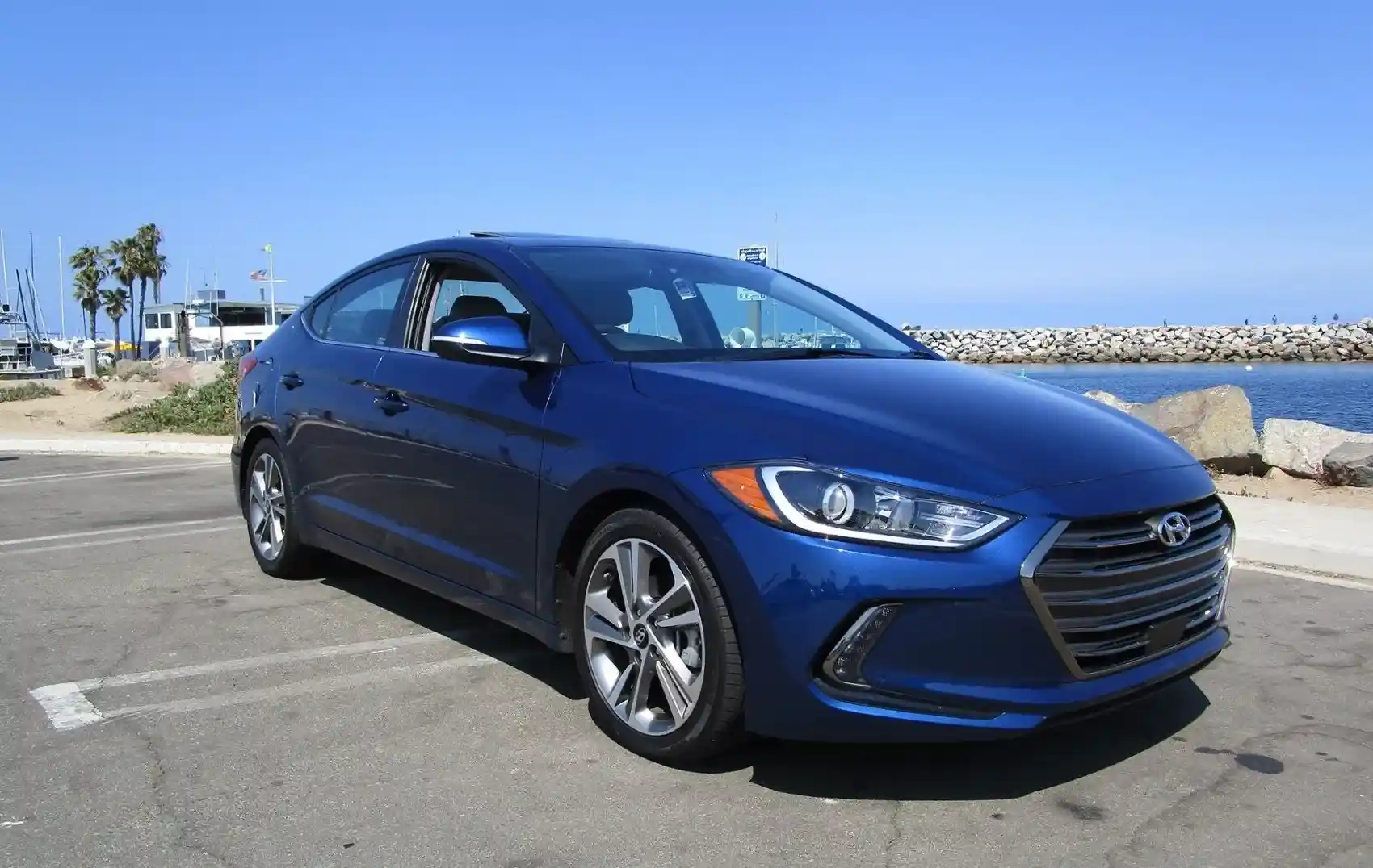 Hyundai Elantra SEL rental in Tehran, Iran ...