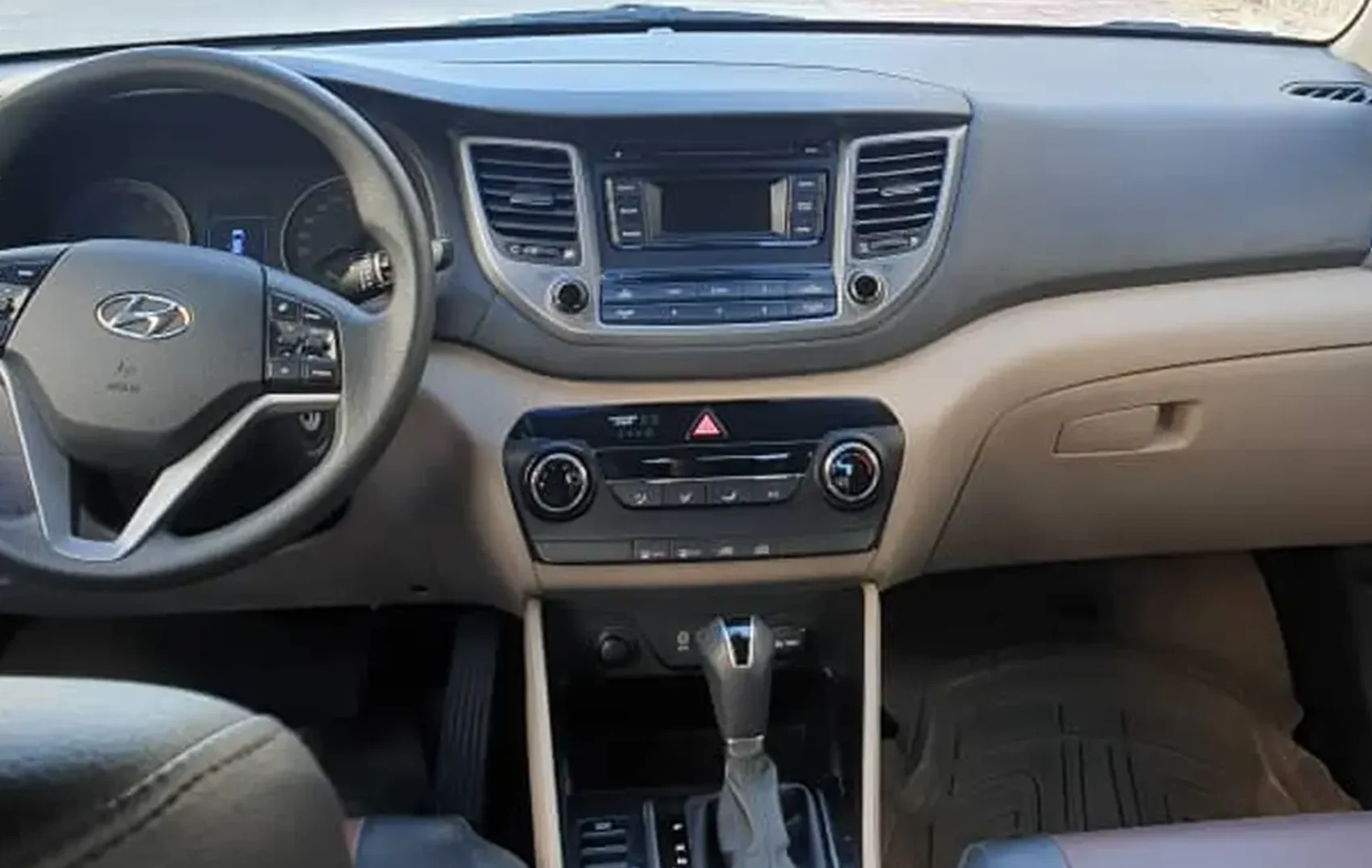 Location de Hyundai Tucson à Kish | Prix de location de Tucson à Kish ...