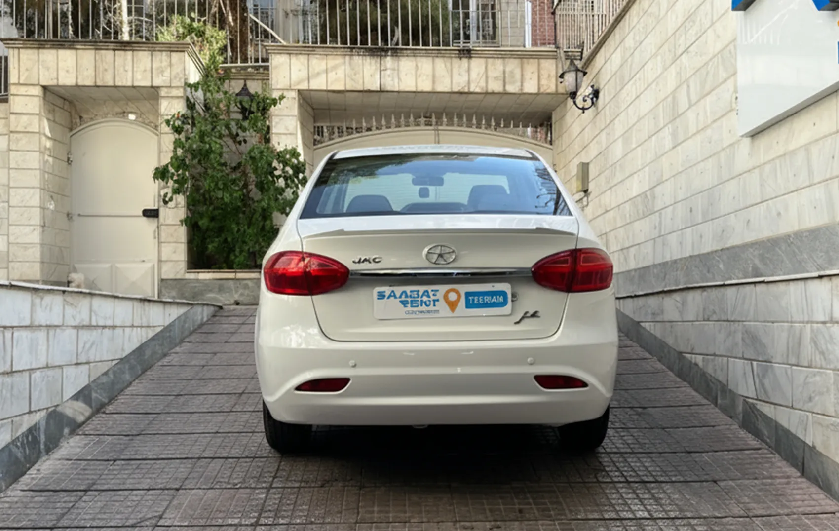 اجاره جک j۴ در تهران با شرایط آسان و بدون راننده ...